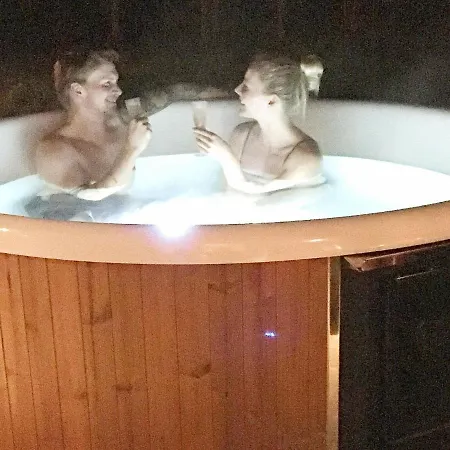 Σπίτι διακοπών Comfortable Holiday In Jutland With Whirlpool Hadsund